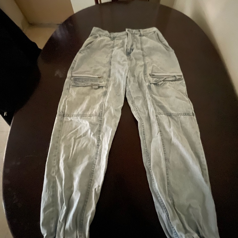 Hot Topic Gray Ankle Cargo Pants